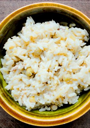 Una foto de Arroz con pollo cremoso rápido (VERSIÓN ECONÓMICA)