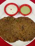*Ragi & Oats Veggie Roti With Garlicky Herb Yogurt & Mint Dip*