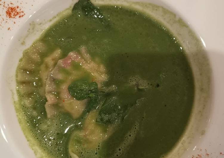 Recipe of Ultimate Watercress soup with soft cheese ravioli