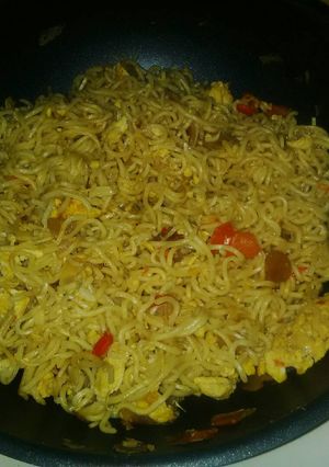 Foto resep Mie goreng maknyusss😉