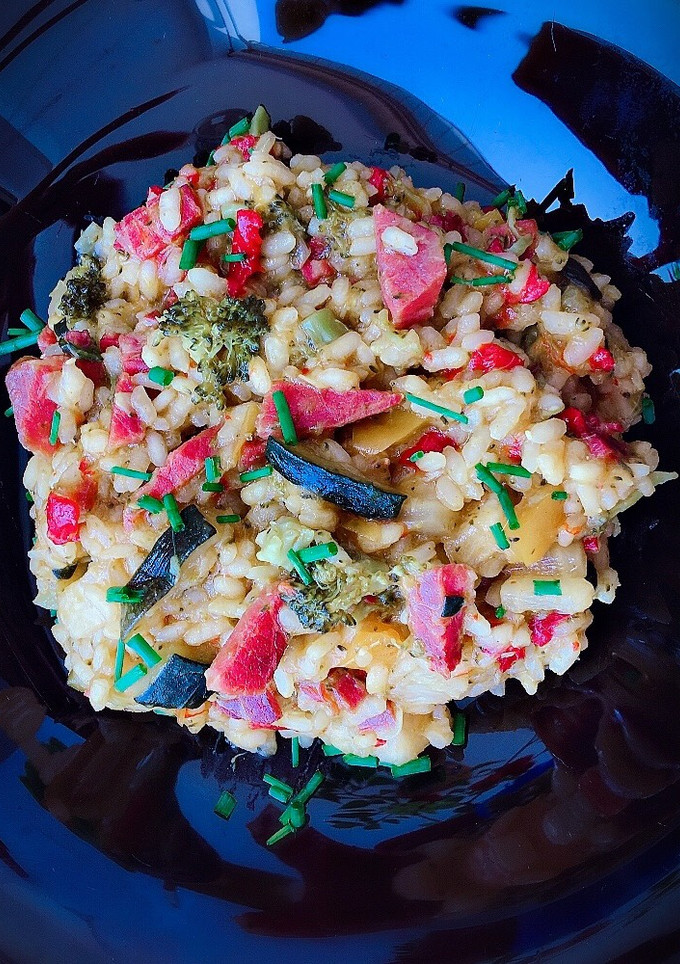 Una foto de Arroz con hortalizas y jamón serrano
