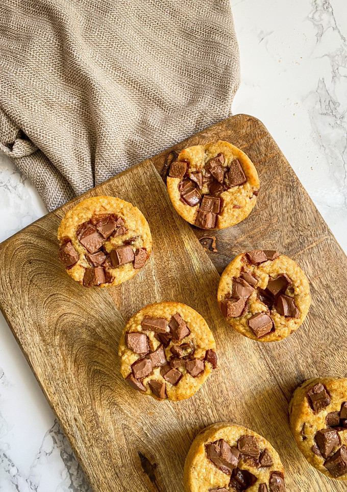 Una foto de Muffins de avena y chocolate