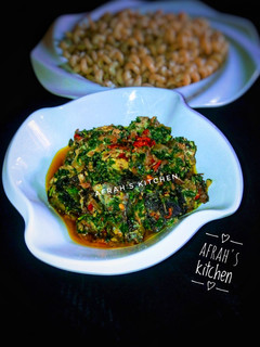 A picture of Spinach sauce.