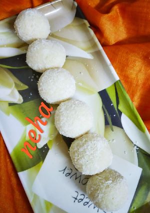 A picture of Instant Coconut Ladoo.
