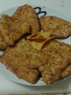 Una foto de Pechugas de pollo rebozadas con doritos