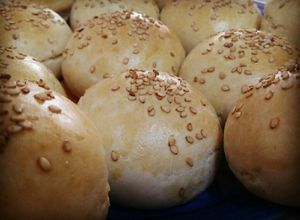 Una foto de Bollitos rellenos de queso crema