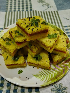 ગાર્લિક સેન્ડવીચ ઢોકળા (Garlic Sandwich Dhokla Recipe In Gujarati) રેસીપી મુખ્ય ફોટો