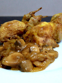 Una foto de Guiso de codornices con champis (olla rápida)
