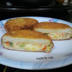 A picture of Pin wheel bread petties.