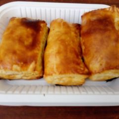 A picture of Meat pies.