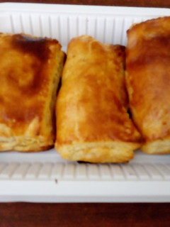 A picture of Meat pies.