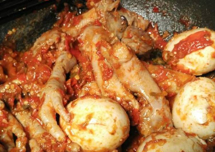 Balado telur, ceker, kepala dan ati ayam