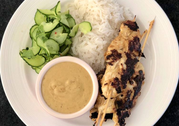 Satay chicken with cucumber salad π₯