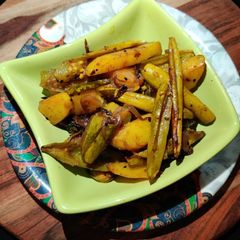 A picture of Kalonji Wale Parwal Aloo.