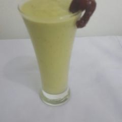 A picture of Avocado and dates shake.