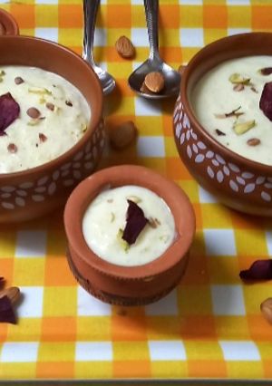 A picture of Gobindobhog rice kheer /firni.