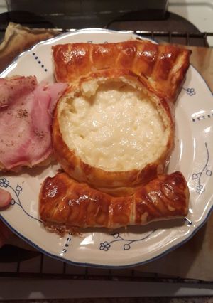 Une photo de Feuilleté camembert jambon
