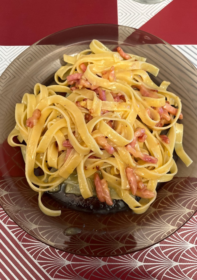 Una foto de Carbonara italiana