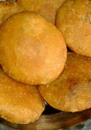 प्याज की कचौड़ी (pyaz ki kachodi recipe in Hindi) रेसिपी मुख्य फोटो