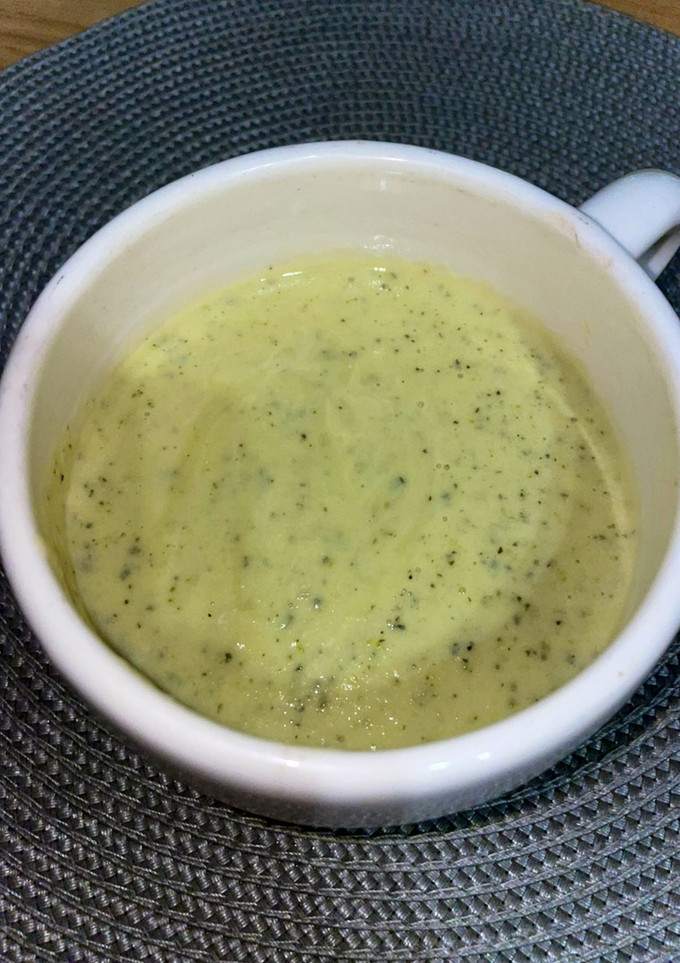 Una foto de Crema de calabacín y patata 🥒🥔