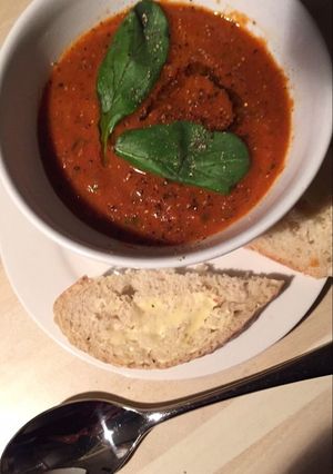 A picture of Roasted tomato and fennel soup.