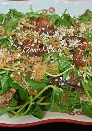 Hình của món Gỏi rau má trộn khô cá chỉ vàng.