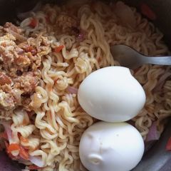 A picture of Pepper onion indomie and egg quick.