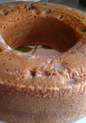 Una foto de Rosca de vainilla con pasas y nuez