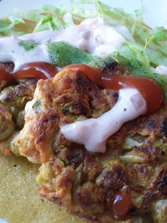 Una foto de Torticas🍘 de vegetales🌰🥕🥒 en tortilla de maíz🌽