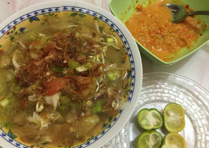 Soto ayam kuning bening