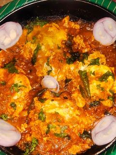 अंडा हैदराबादी मसाला (anda hyderabadi masala recipe in Hindi) रेसिपी मुख्य फोटो