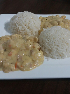 Una foto de Strogonoff de pollo