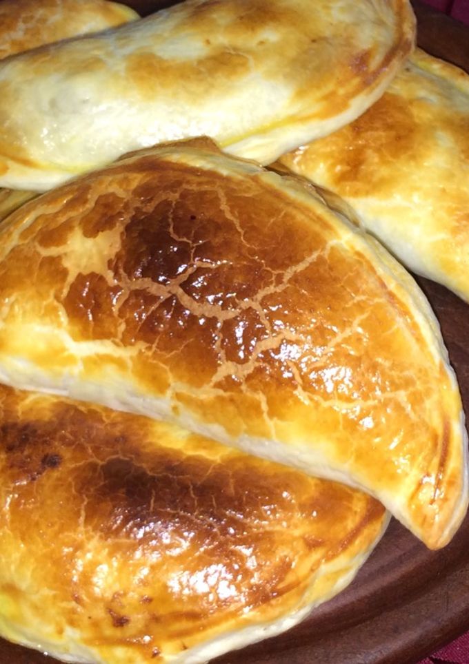 Una foto de Empanadas de vigilia con sardinas (opción pie)