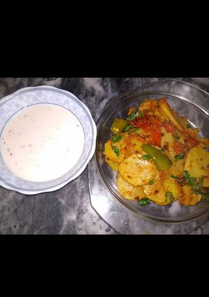 A picture of Aloo tarkaari karahi.
