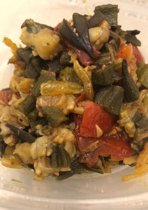 عکسی از دستور خوراک بادمجان و بامیه