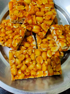 நிலக்கடலை மிட்டாய் (Nilakadalai mittai recipe in tamil) செய்முறை முக்கிய புகைப்படம்