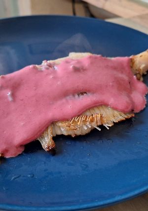 Une photo de Aile de raie Sauce framboise