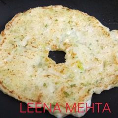 A picture of Suji Thalipeeth.
