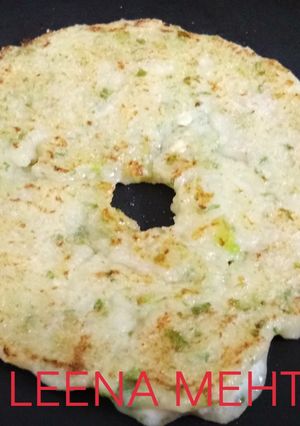 A picture of Suji Thalipeeth.