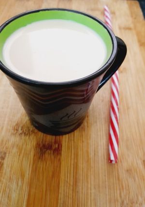 A picture of French coffee with coffee mate(coffee creamer).