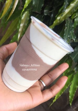 Whipped cream pudding ainihin hoton girkin