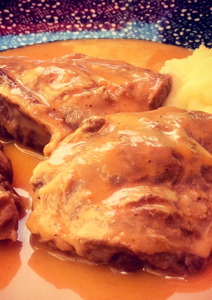Una foto de Carrilleras en salsa con puré de trufa negra
