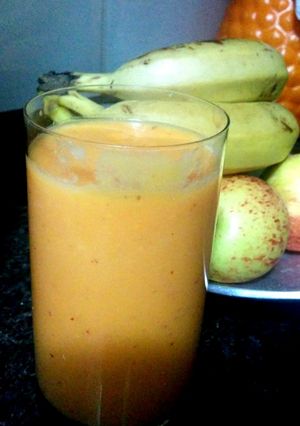 Foto de Vitamina de mamão, banana e maçã