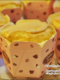 南瓜戚風杯子蛋糕 的食譜成品照片
