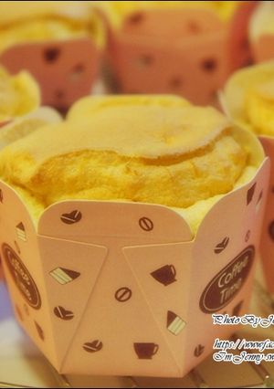 南瓜戚風杯子蛋糕 的食譜成品照片