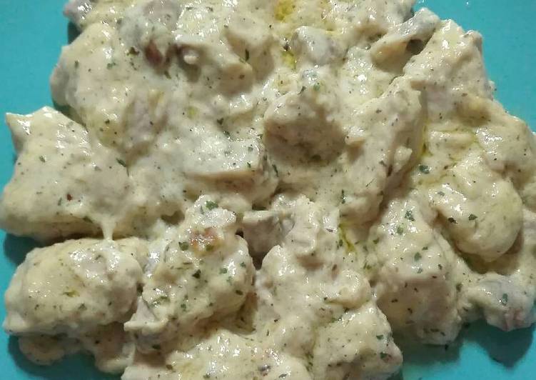 Pechuga De Pollo Con Nata Y Champiñones Receta De Andrea Cl Cookpad