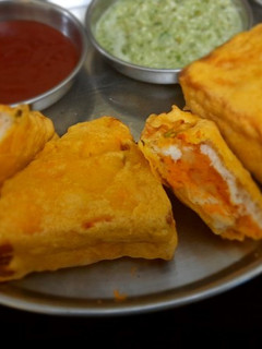 બ્રેડ પકોડા (Bread pakoda Recipe in Gujarati) રેસીપી મુખ્ય ફોટો