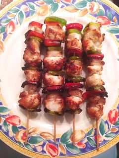Una foto de Brochetas de pollo