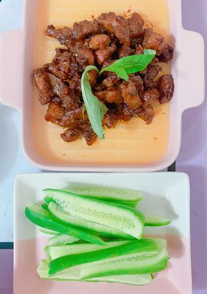 Hình của món Ba rọi rim mắm ruốc.