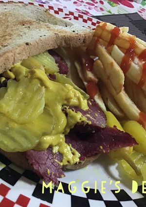 Una foto de Pastrami sándwich en Rye Bread